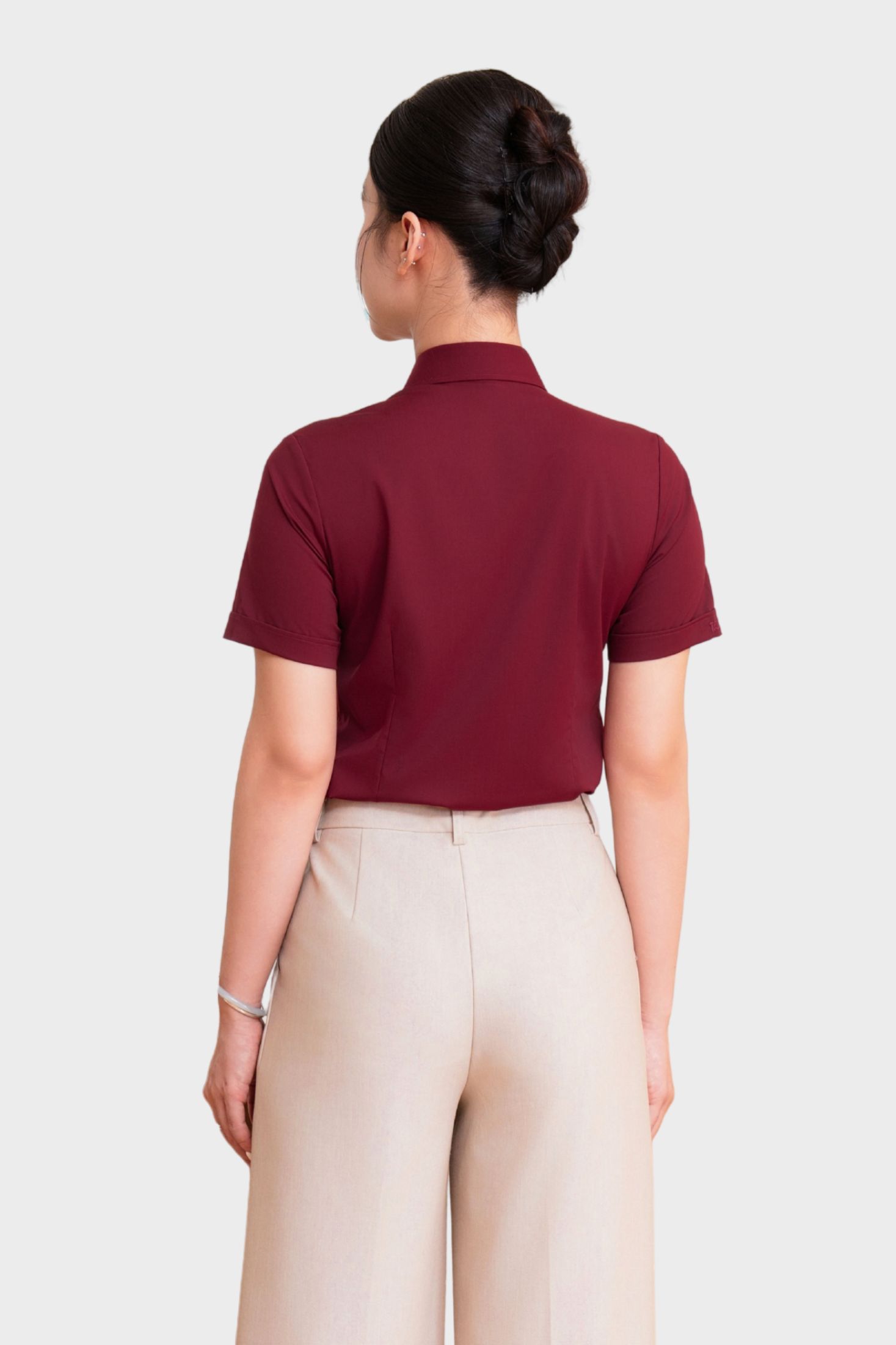 Áo sơ mi nữ 24ASW-246 ngắn tay sợi cotton phối poly vải trơn cao cấp nẹp khuy chiết ly eo Thái Hòa